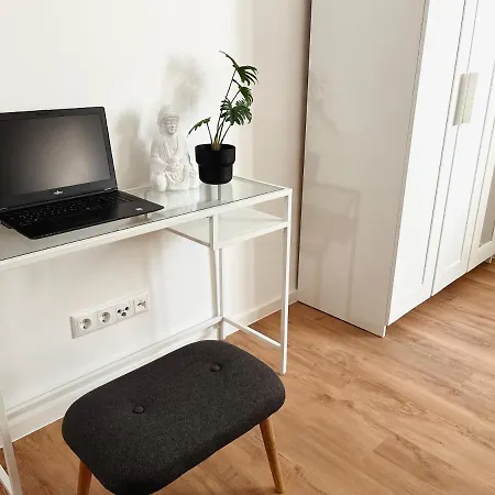 Bohnapartments Blume 77 Fur 9 Personen - 2 Balkone - Wlan - Nahe Petersberg - Domplatz Erfurt