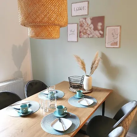 Bohnapartments Blume 77 Fur 9 Personen - 2 Balkone - Wlan - Nahe Petersberg - Domplatz * Erfurt