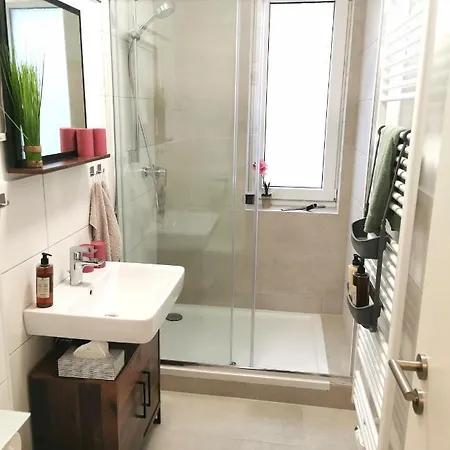 Bohnapartments Blume 77 Fur 9 Personen - 2 Balkone - Wlan - Nahe Petersberg - Domplatz Erfurt