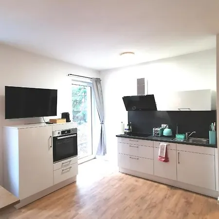 Apartment Bohnapartments Blume 77 Fur 9 Personen - 2 Balkone - Wlan - Nahe Petersberg - Domplatz Erfurt