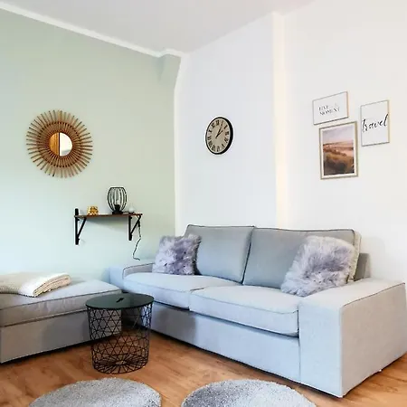 Apartment Bohnapartments Blume 77 Fur 9 Personen - 2 Balkone - Wlan - Nahe Petersberg - Domplatz Erfurt
