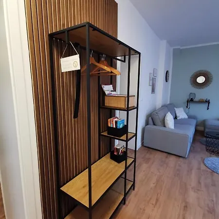 Apartment Bohnapartments Blume 77 Fur 9 Personen - 2 Balkone - Wlan - Nahe Petersberg - Domplatz *