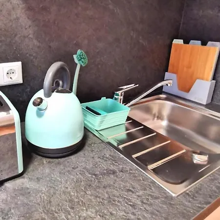 Apartment Bohnapartments Blume 77 Fur 9 Personen - 2 Balkone - Wlan - Nahe Petersberg - Domplatz Erfurt