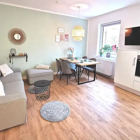 Apartment Bohnapartments Blume 77 Fur 9 Personen - 2 Balkone - Wlan - Nahe Petersberg - Domplatz Erfurt