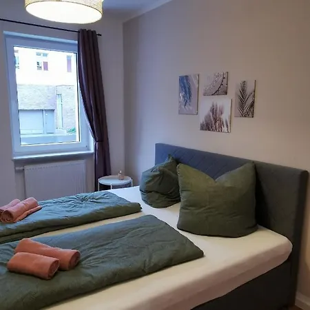 Bohnapartments Blume 77 Fur 9 Personen - 2 Balkone - Wlan - Nahe Petersberg - Domplatz